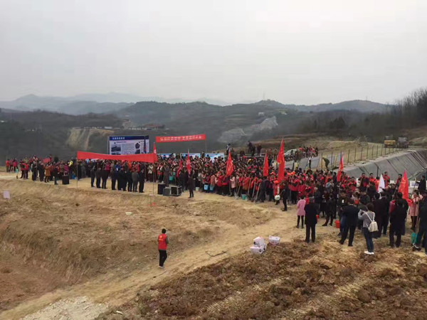 安康市漢陰縣綠豐現代農業(yè)有限公司迎來(lái)漢陰縣千人義務(wù)植樹(shù)活動(dòng)
